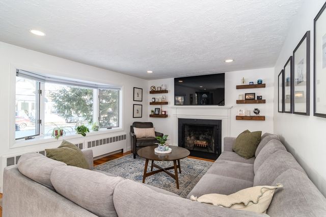 13 Cooper Rd, Natick, MA 01760