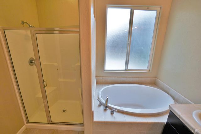 1795 W Van Gogh Way, Hanford, CA 93230