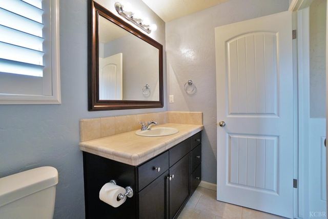 1795 W Van Gogh Way, Hanford, CA 93230