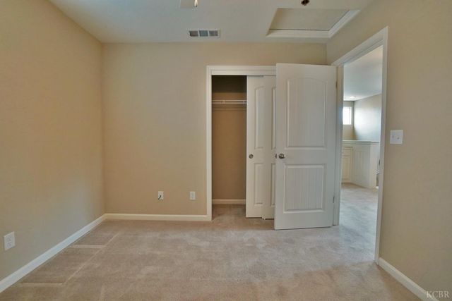 1795 W Van Gogh Way, Hanford, CA 93230