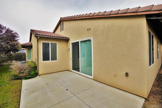 1795 W Van Gogh Way, Hanford, CA 93230
