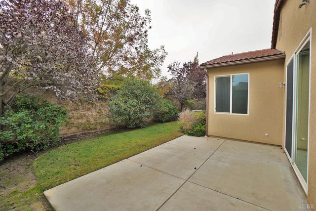 1795 W Van Gogh Way, Hanford, CA 93230