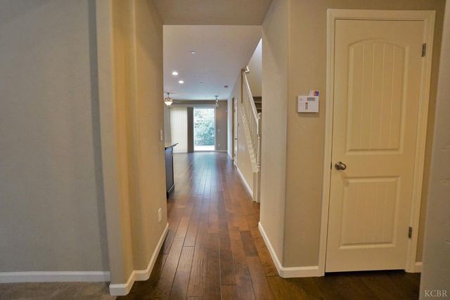 1795 W Van Gogh Way, Hanford, CA 93230