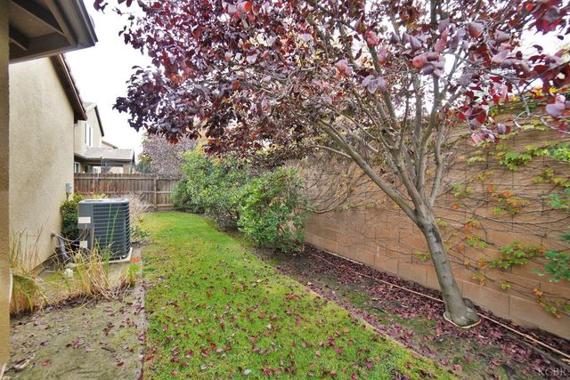 1795 W Van Gogh Way, Hanford, CA 93230