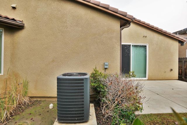 1795 W Van Gogh Way, Hanford, CA 93230