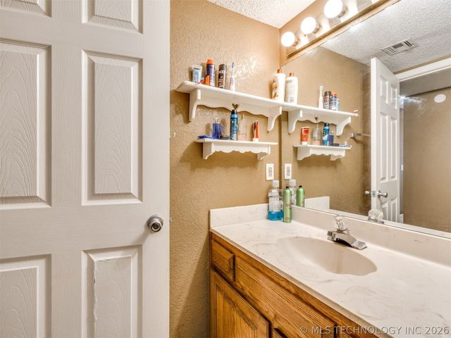 13025 E 28th Place, Tulsa, OK 74134