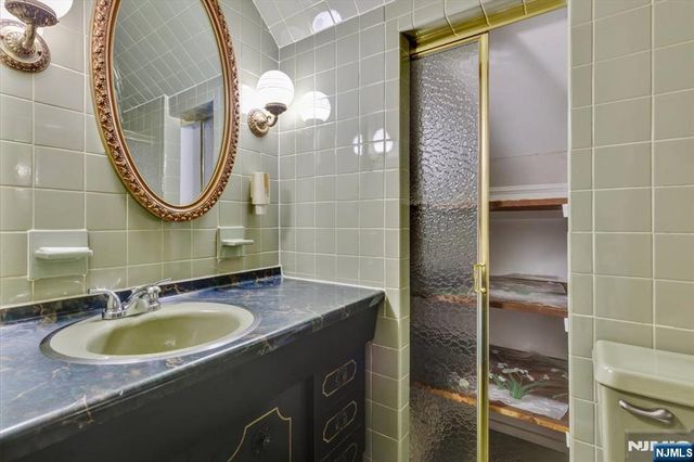 352 Wilson Avenue, Lyndhurst, NJ 07071