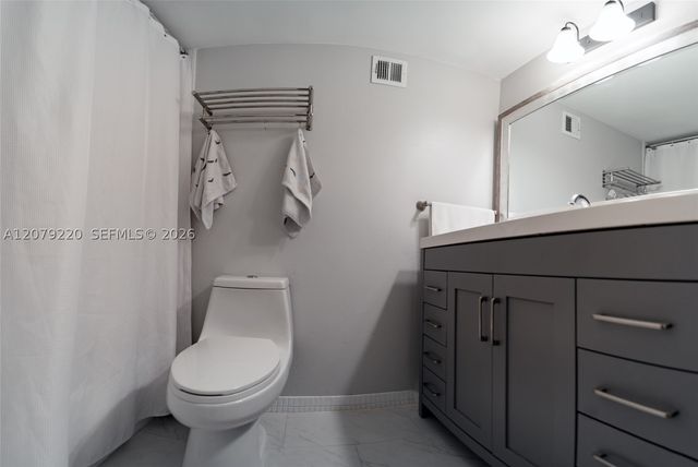 2001 Atlantic Shores Blvd 320, Hallandale Beach, FL 33009