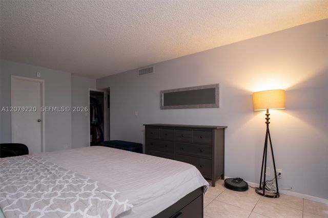 2001 Atlantic Shores Blvd 320, Hallandale Beach, FL 33009