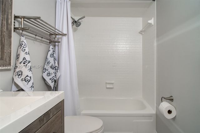 2001 Atlantic Shores Blvd 320, Hallandale Beach, FL 33009