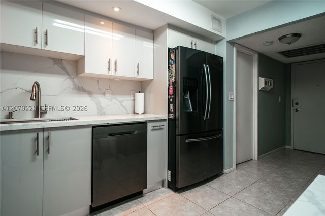 2001 Atlantic Shores Blvd 320, Hallandale Beach, FL 33009