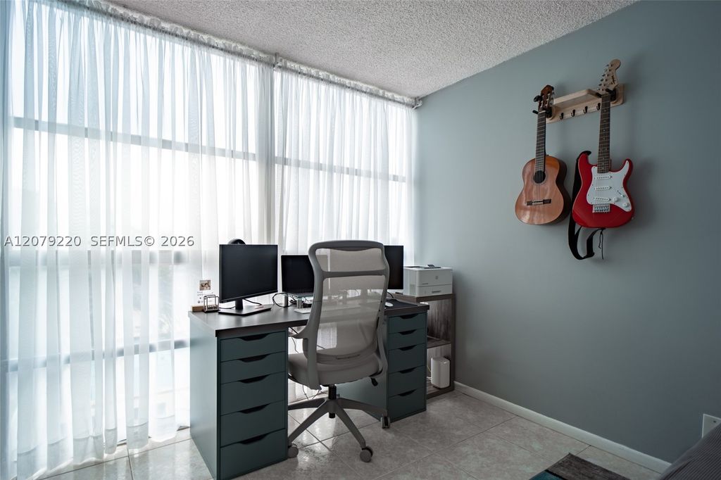 2001 Atlantic Shores Blvd 320, Hallandale Beach, FL 33009