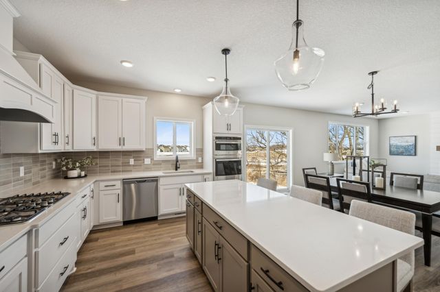 941 Kepler Avenue NE, Hanover, MN 55341