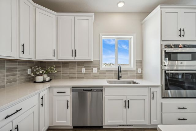941 Kepler Avenue NE, Hanover, MN 55341