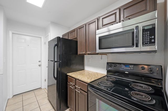 112 River Hills Ave, San Marcos, TX 78666