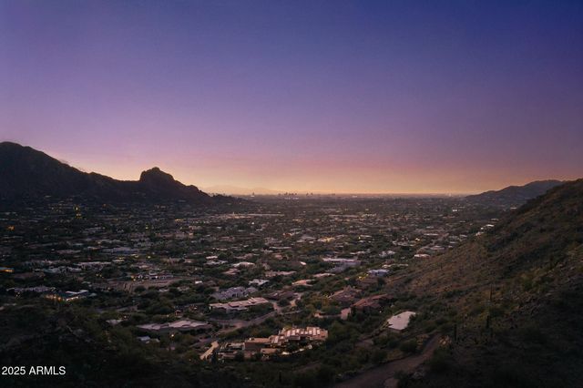 7045 N INVERGORDON Road W, Paradise Valley, AZ 85253