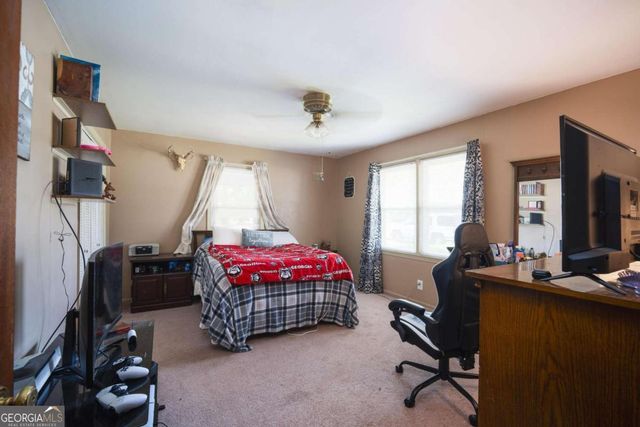 290 W Valley Drive, Fort Valley, GA 31030