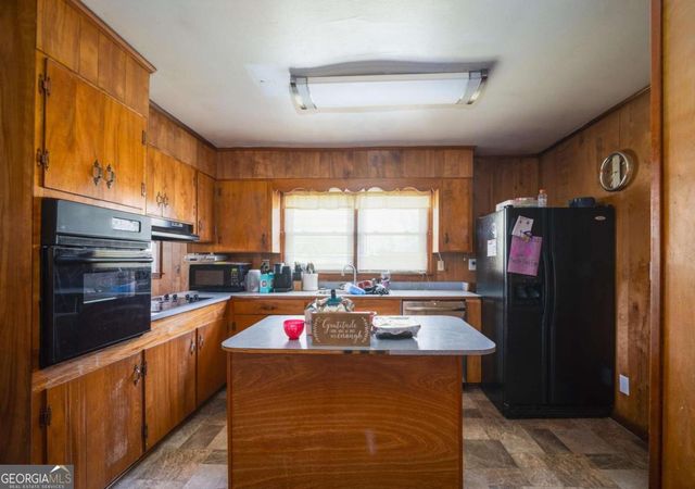 290 W Valley Drive, Fort Valley, GA 31030