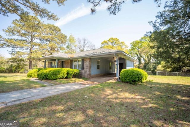 290 W Valley Drive, Fort Valley, GA 31030