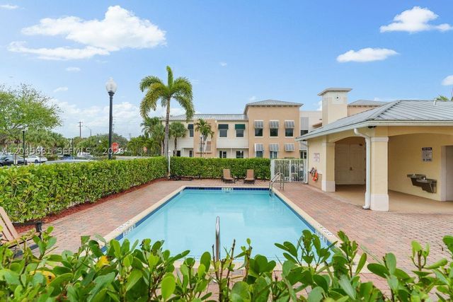 7432 Willow Grove Pl, Davie, FL 33314