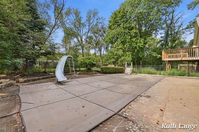 247 Trickovic Lane, Battle Creek, MI 49014