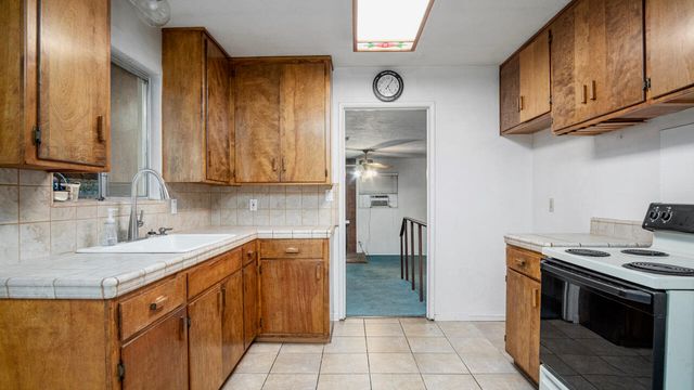 1209 Pioneer Avenue, Porterville, CA 93257