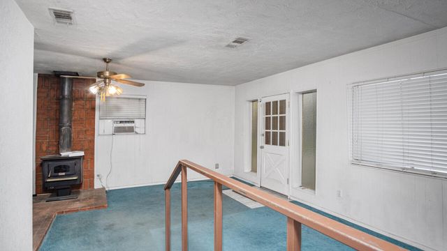 1209 Pioneer Avenue, Porterville, CA 93257