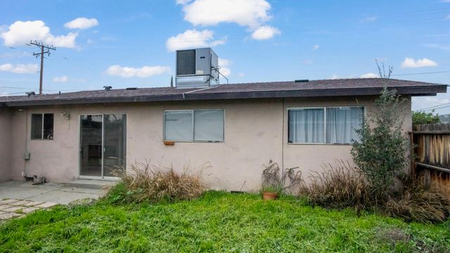 1209 Pioneer Avenue, Porterville, CA 93257