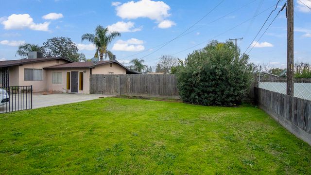 1209 Pioneer Avenue, Porterville, CA 93257
