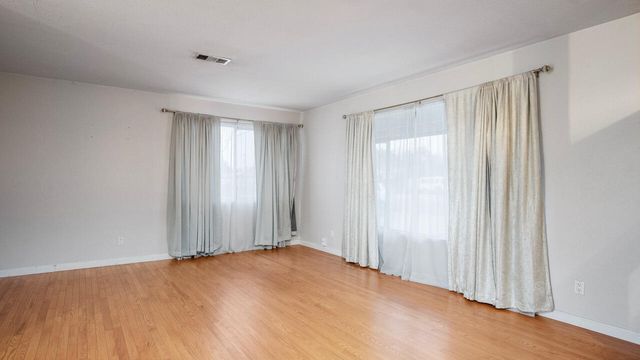 1209 Pioneer Avenue, Porterville, CA 93257