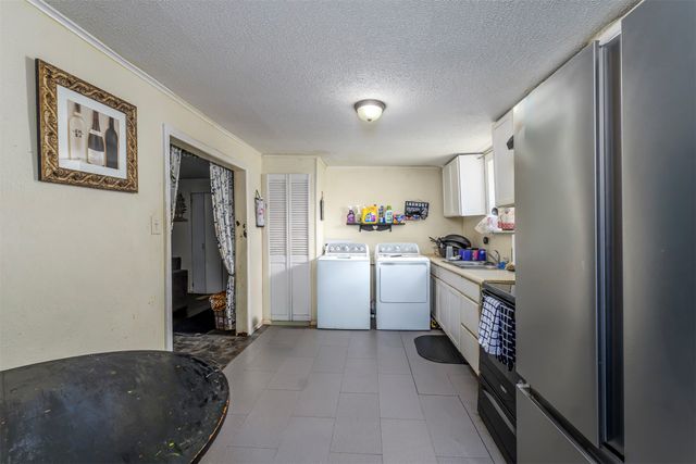 1809 Virginia Place, Cleburne, TX 76033