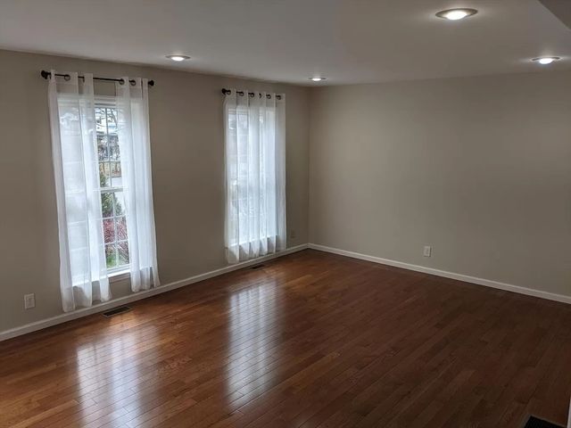 16 Winter Park Rd, Framingham, MA 01702