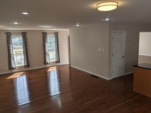 16 Winter Park Rd, Framingham, MA 01702