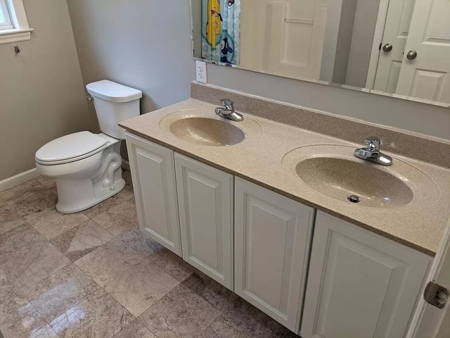 16 Winter Park Rd, Framingham, MA 01702