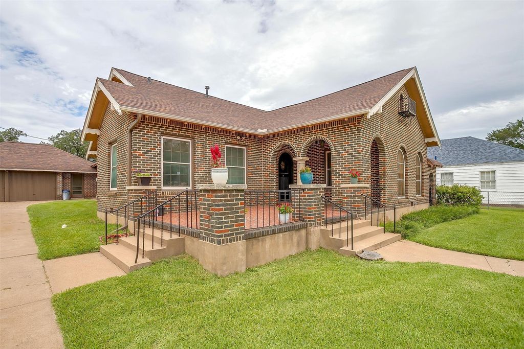 2201 NW 4th Avenue, Mineral Wells, TX 76067