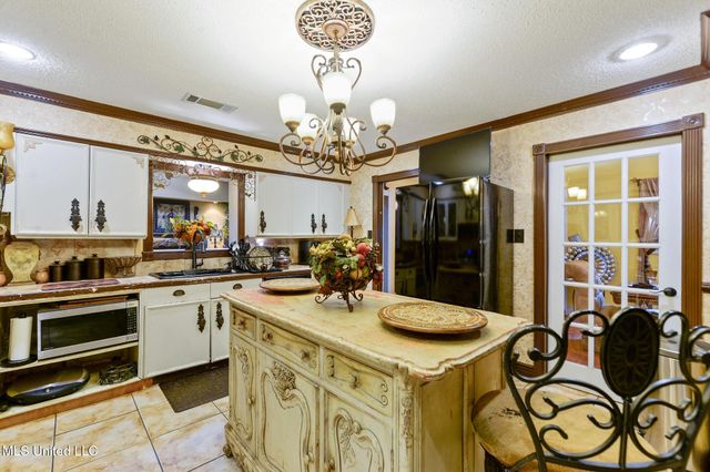 609 W David Drive, Gulfport, MS 39503