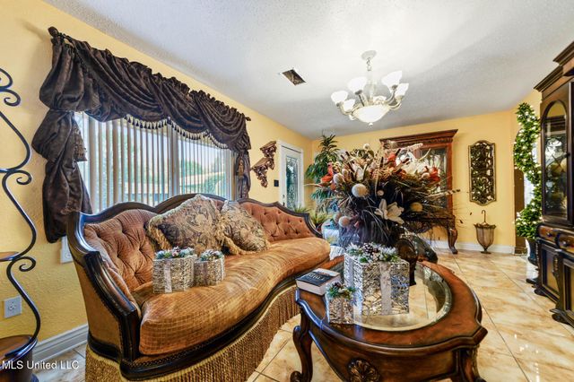 609 W David Drive, Gulfport, MS 39503