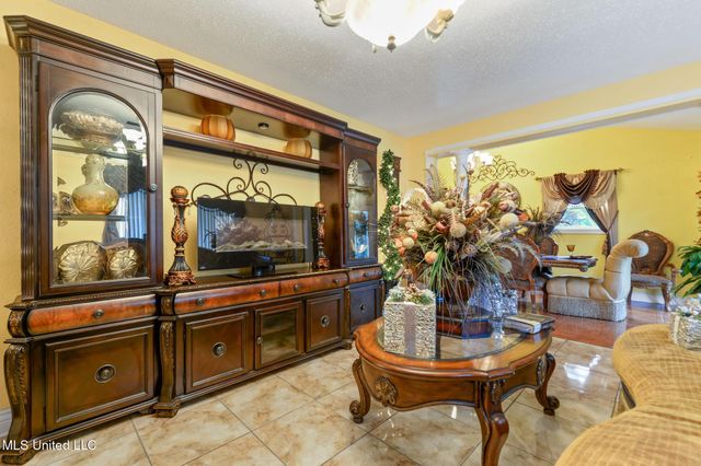 609 W David Drive, Gulfport, MS 39503