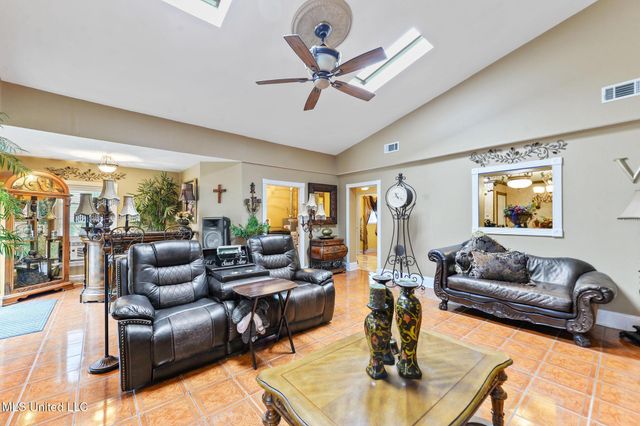 609 W David Drive, Gulfport, MS 39503