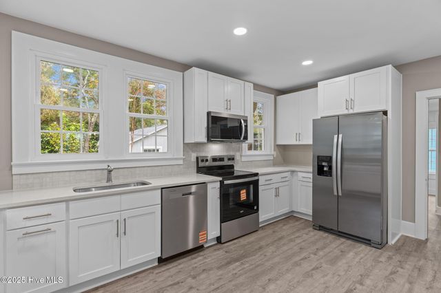 106 Kenwood Avenue, Wilmington, NC 28405