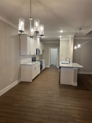 2420 Creek Drive, Granbury, TX 76048