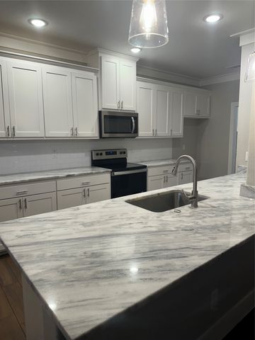 2420 Creek Drive, Granbury, TX 76048