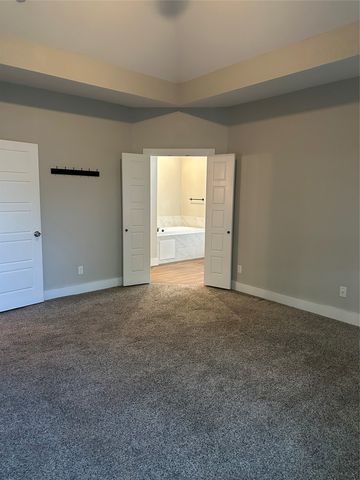 2420 Creek Drive, Granbury, TX 76048