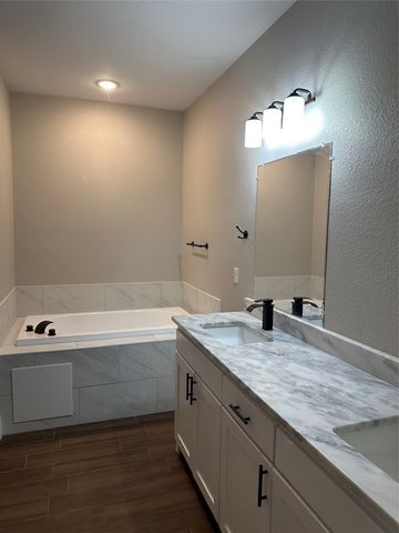 2420 Creek Drive, Granbury, TX 76048