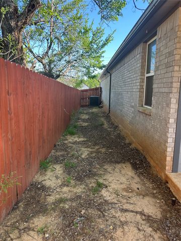 2420 Creek Drive, Granbury, TX 76048