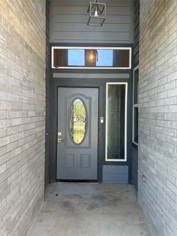 2420 Creek Drive, Granbury, TX 76048