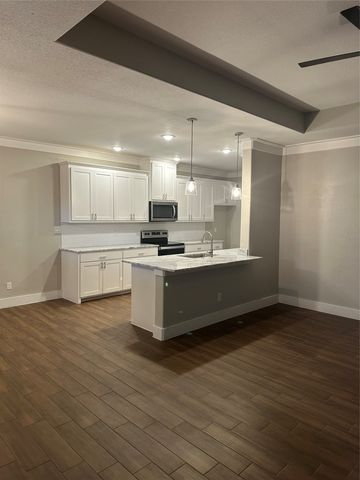 2420 Creek Drive, Granbury, TX 76048