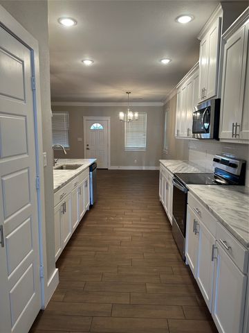 2420 Creek Drive, Granbury, TX 76048