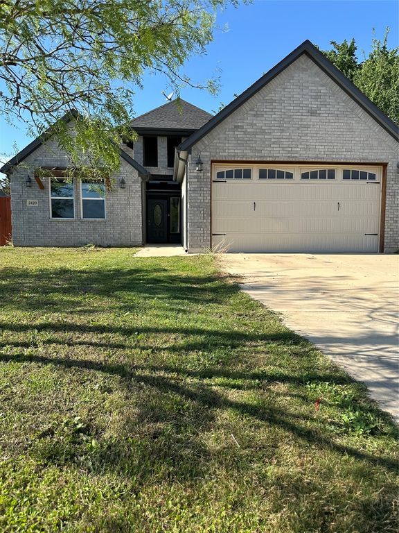 2420 Creek Drive, Granbury, TX 76048