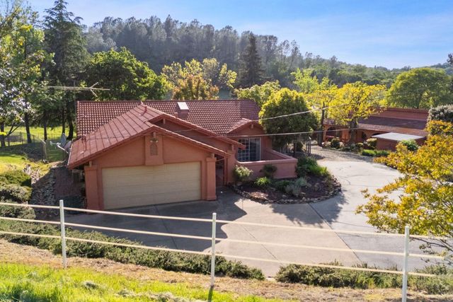 13587 Garden Bar Rd, Grass Valley, CA 95949